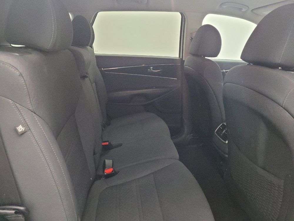 Used 2020 Kia Sorento FWD V6 image 19