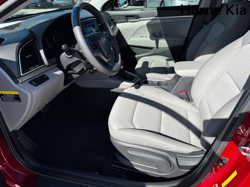 Used 2017 Hyundai Elantra SE image 10