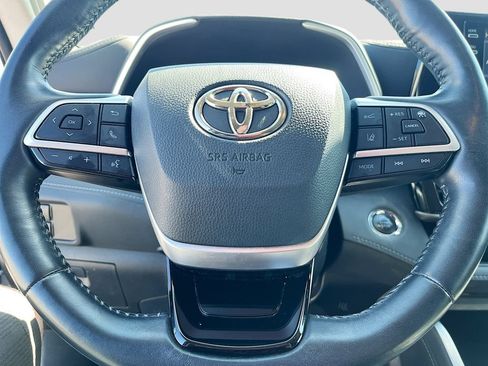Used 2022 Toyota Highlander Limited AWD/4WD image 11