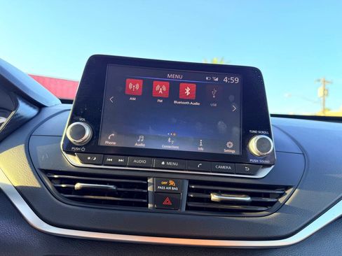 Used 2022 Nissan Altima 2.5 SV FWD image 12