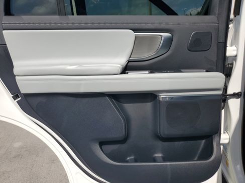 Used 2025 Ford Expedition Platinum w/ Driver's Package image 23