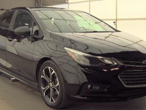 Used 2019 Chevrolet Cruze LT w/ RS Package image 1
