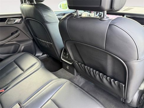 Used 2020 Porsche Macan S image 26