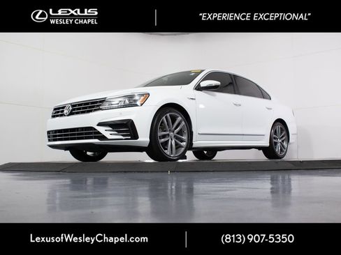 Used 2019 Volkswagen Passat 2.0T SE R-Line FWD image 12