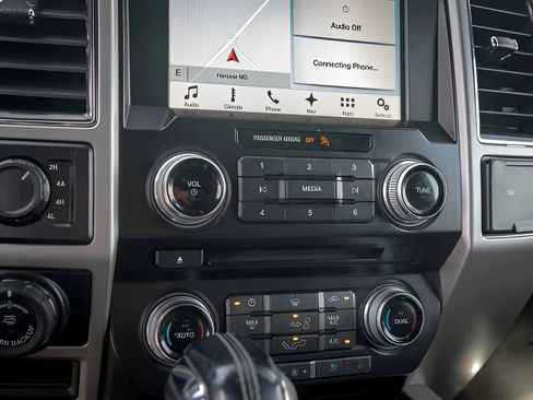 Used 2018 Ford F150 Lariat w/ Equipment Group 501A Mid AWD/4WD image 19