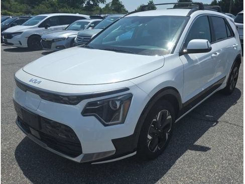 Used 2024 Kia Niro Wind FWD image 1