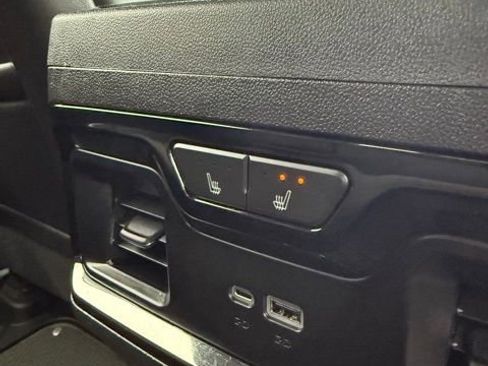 Used 2022 GMC Sierra 1500 AT4X image 37