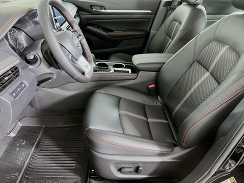 New 2025 Nissan Altima 2.5 SR image 3