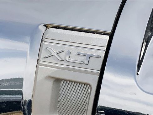 New 2025 Ford Maverick XLT w/ XLT Luxury Package image 16