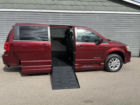 Used 2019 Dodge Grand Caravan SXT FWD image 5