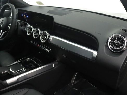 Certified 2023 Mercedes-Benz GLB 250 image 25