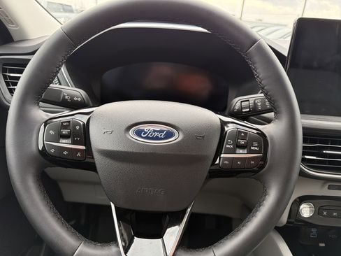 Used 2023 Ford Escape Platinum w/ Premium Technology Package image 13