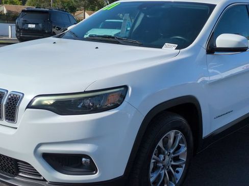 Used 2021 Jeep Cherokee Latitude Lux w/ Comfort/Convenience Group FWD image 9