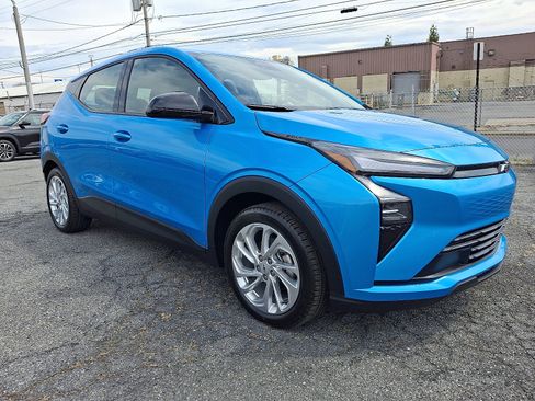 New 2027 Chevrolet Bolt LT FWD image 2