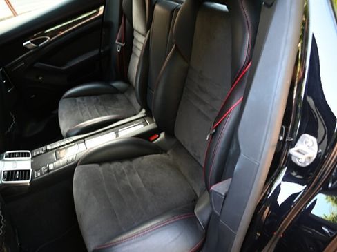 Used 2015 Porsche Panamera GTS AWD/4WD image 32