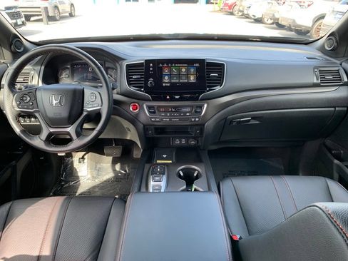 Used 2025 Honda Passport TrailSport image 7