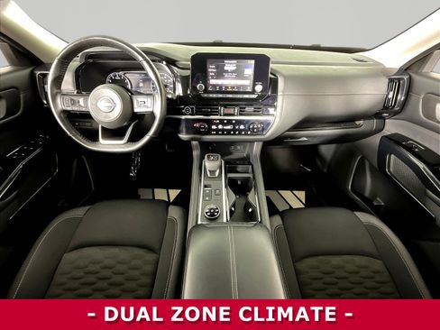 Used 2022 Nissan Pathfinder SV AWD/4WD image 7