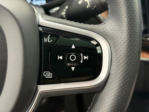 Used 2018 Volvo XC60 T8 Inscription w/ Luxury Seat Package image 16