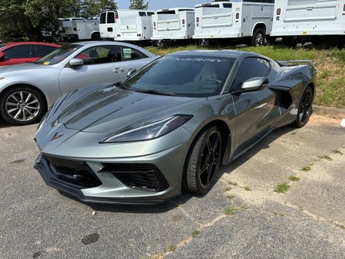 Used 2022 Chevrolet Corvette Stingray Coupe w/ Z51 Performance Package RWD image 3