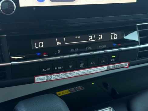 Used 2026 Toyota Sienna LE FWD image 22