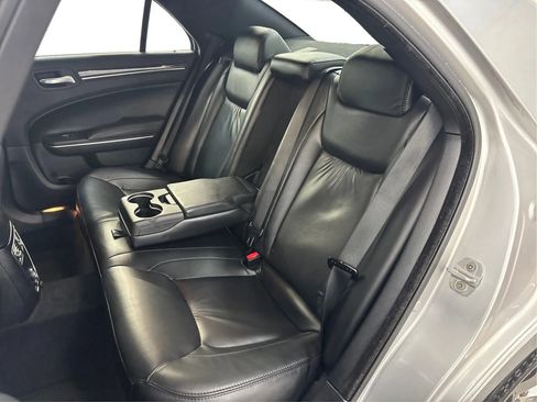 Used 2011 Chrysler 300 Limited image 14