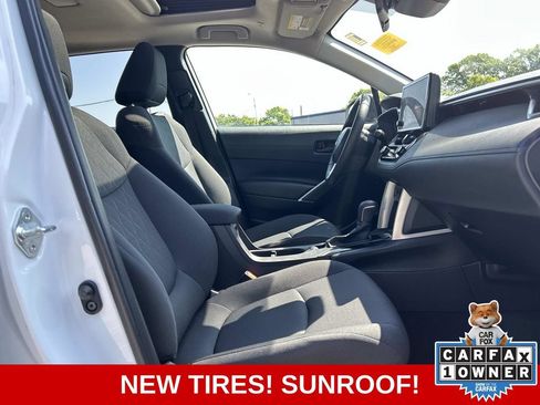 Used 2024 Toyota Corolla Cross LE w/ Moonroof Package AWD/4WD image 17