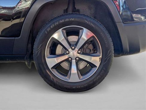 Used 2019 Jeep Cherokee Limited w/ Luxury Group image 26