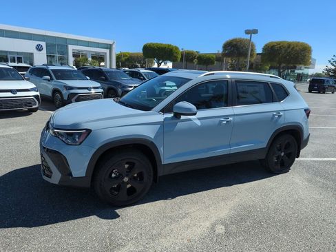 New 2026 Volkswagen Taos SEL image 13