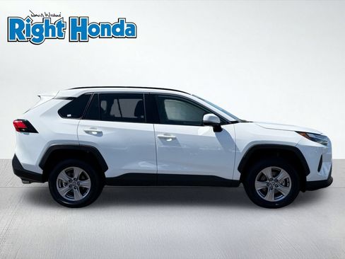 Used 2025 Toyota RAV4 XLE FWD image 9