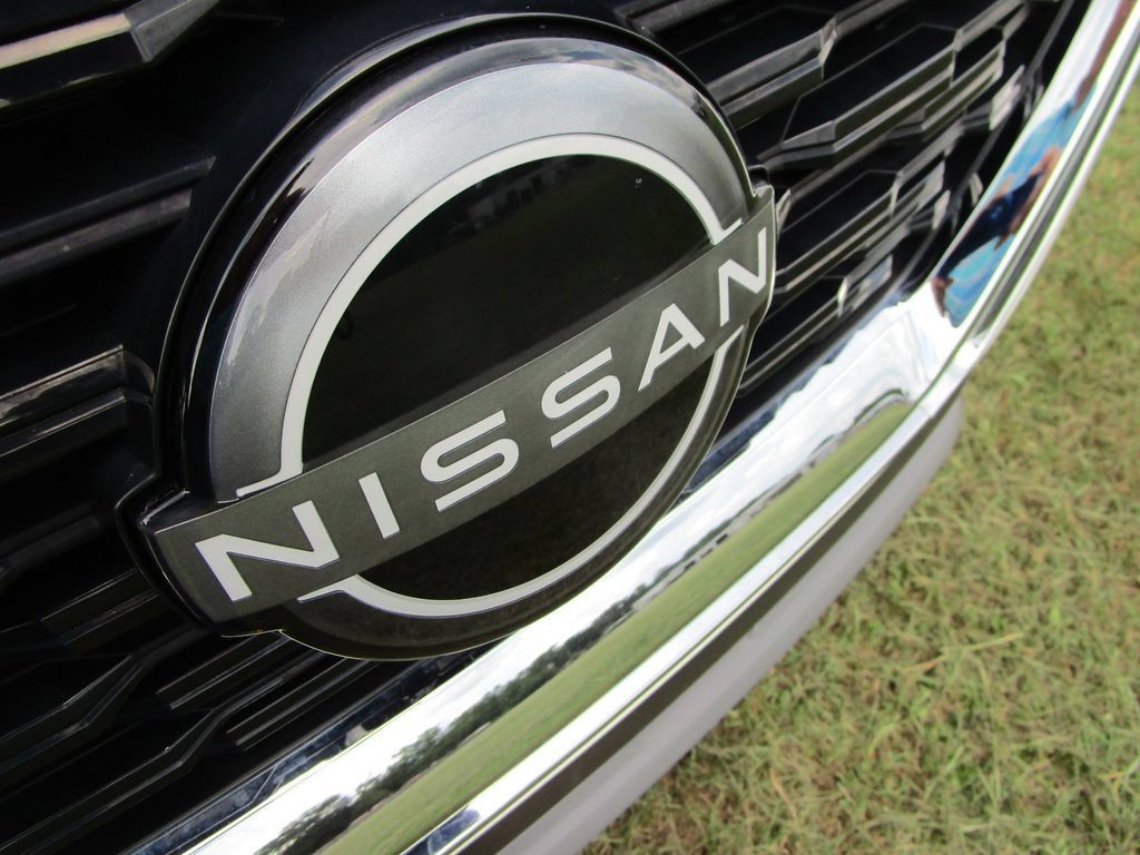 Used 2023 Nissan Rogue SV FWD image 23