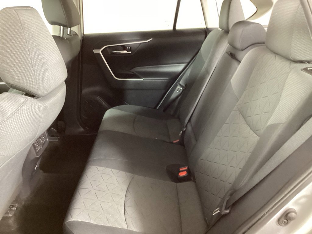 Used 2020 Toyota RAV4 XLE AWD/4WD image 22