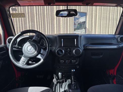 Used 2017 Jeep Wrangler Unlimited Sport w/ Quick Order Package 24S AWD/4WD image 3