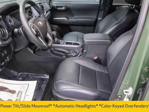 Used 2021 Toyota Tacoma TRD Sport w/ TRD Premium Sport Package AWD/4WD image 6