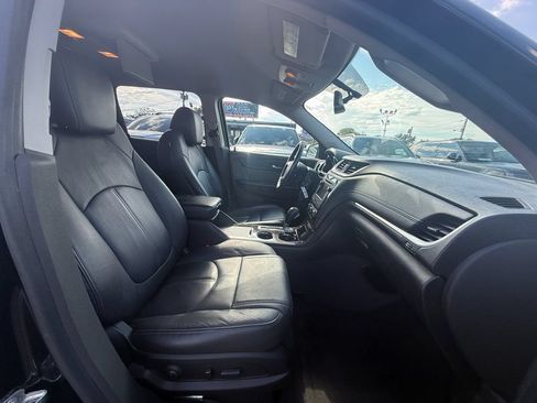 Used 2015 Chevrolet Traverse LT FWD image 25