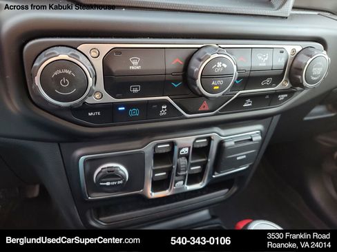 Used 2023 Jeep Wrangler Unlimited w/ 8.4" Radio Group image 24