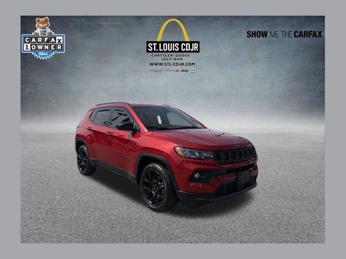 Used 2025 Jeep Compass Latitude w/ Altitude Special Edition image 1