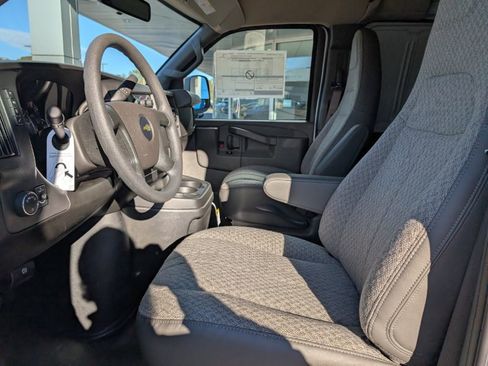 New 2025 Chevrolet Express 3500 image 11
