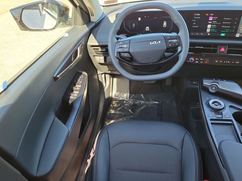 Used 2025 Kia EV6 Light AWD/4WD image 19