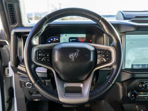 Used 2021 Ford Bronco Outer Banks image 14