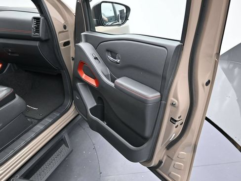 Used 2023 Nissan Frontier Pro-X w/ Pro-X Premium Package RWD image 8