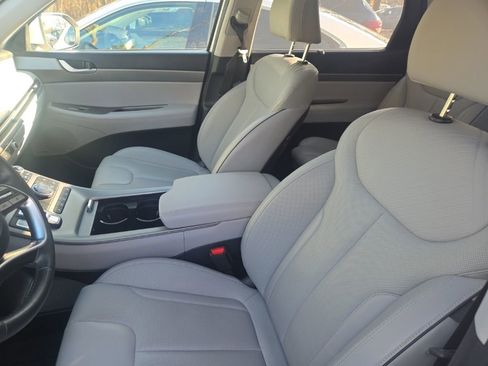 Used 2023 Hyundai Palisade SEL w/ Premium Package image 3