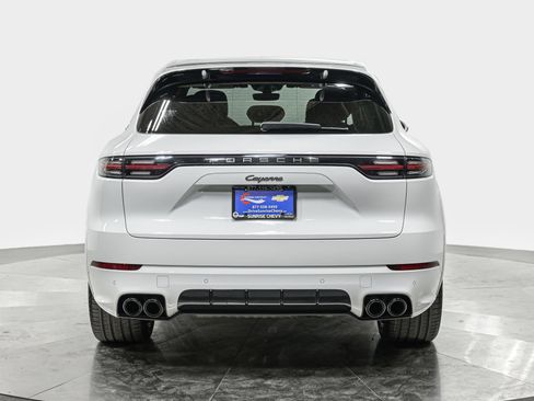 Used 2022 Porsche Cayenne Platinum Edition AWD/4WD image 5
