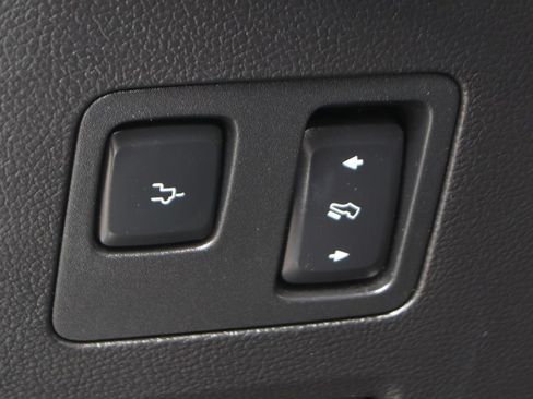 Used 2018 Ford F250 Lariat w/ Lariat Ultimate Package AWD/4WD image 39