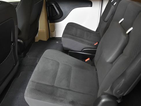 Used 2017 Dodge Grand Caravan SE w/ Power Window Group image 33
