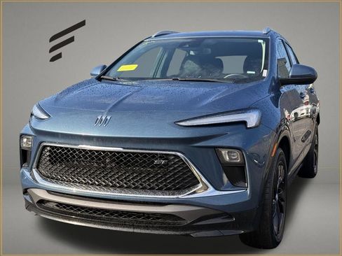 Used 2024 Buick Encore GX Sport Touring image 1