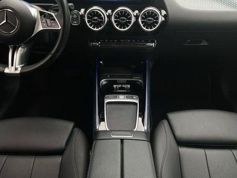 Used 2025 Mercedes-Benz GLA 250 image 14