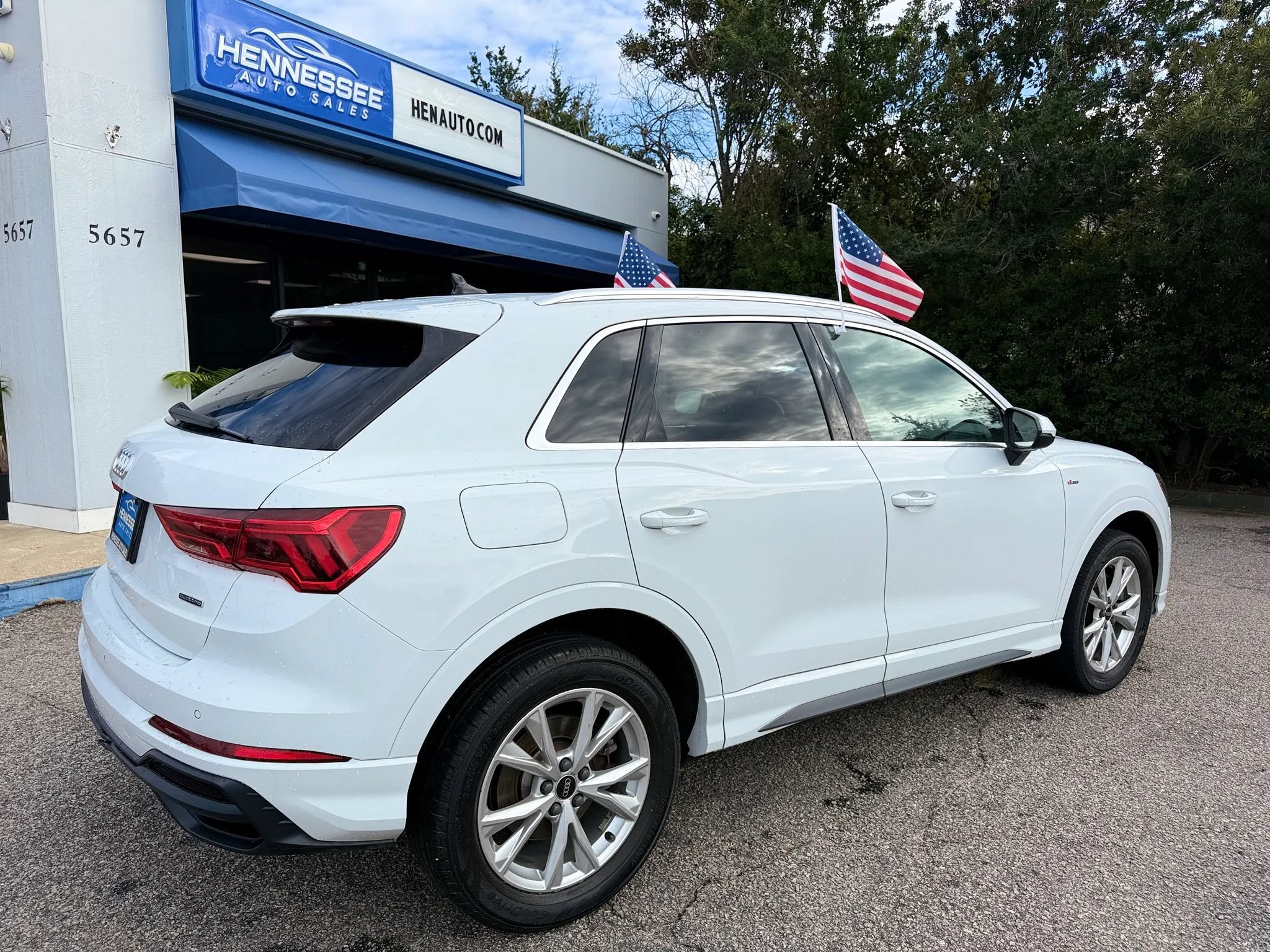 Used 2021 Audi Q3 2.0T Premium w/ Convenience Package AWD/4WD image 11
