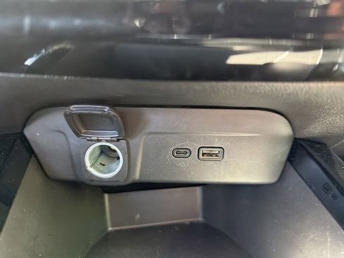 Used 2025 Chevrolet Trax LT w/ LT Convenience Package FWD image 21