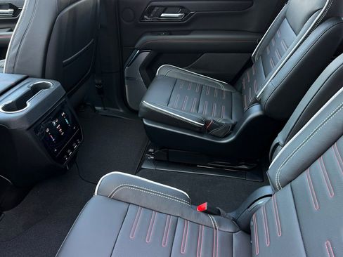 New 2026 GMC Yukon AT4 Ultimate AWD/4WD image 10