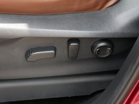 Used 2019 Subaru Ascent Touring w/ Popular Package #2A AWD/4WD image 19